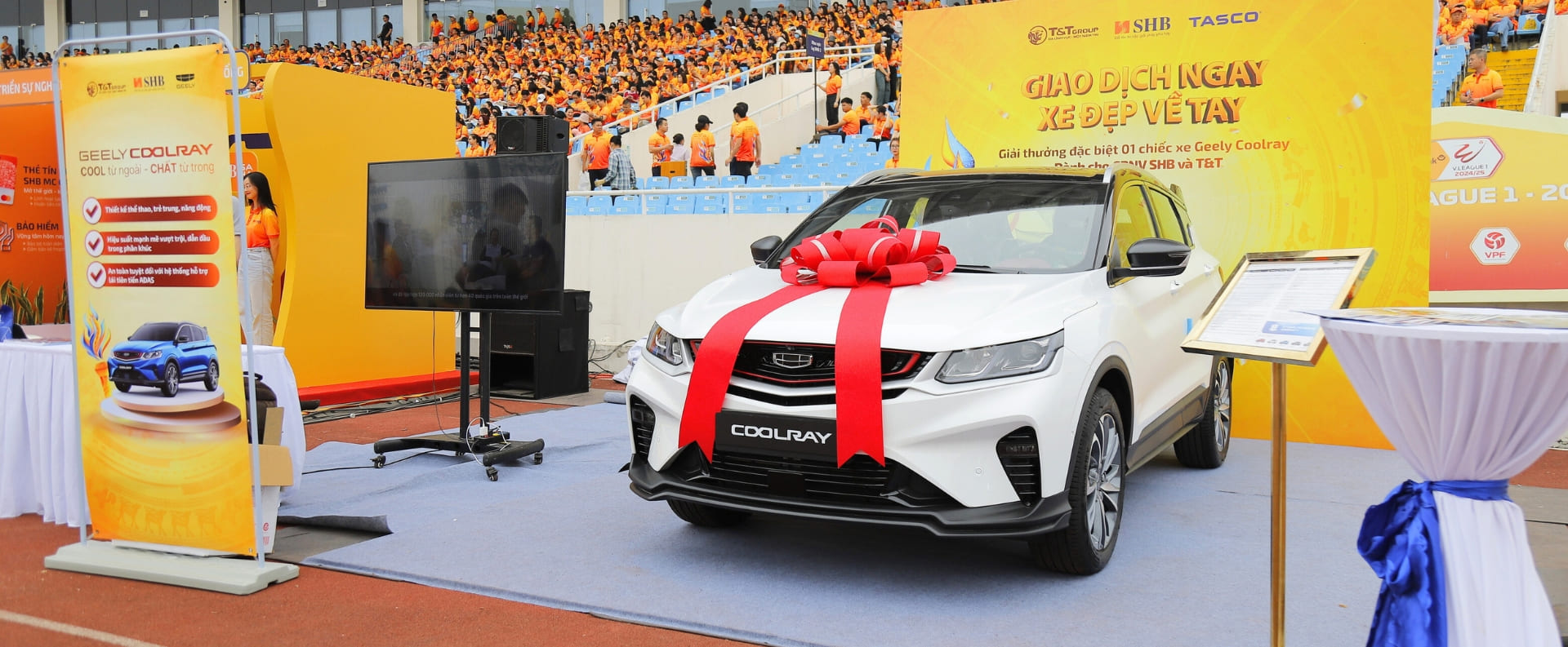 Geely Coolray Đồng Hành Cùng Ngày Hội Văn Hóa SHB & T&T Group