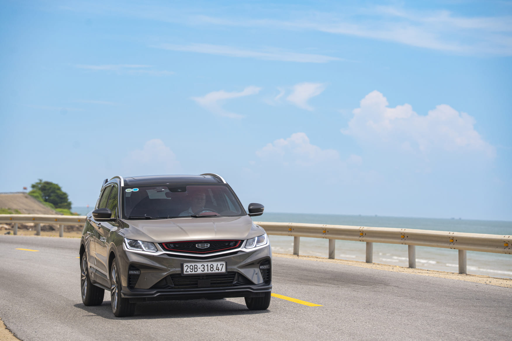 Cung đường ven biển Kỳ Anh - Hà Tĩnh trong chuyến Hành Trình An tâm với Geely Coolray