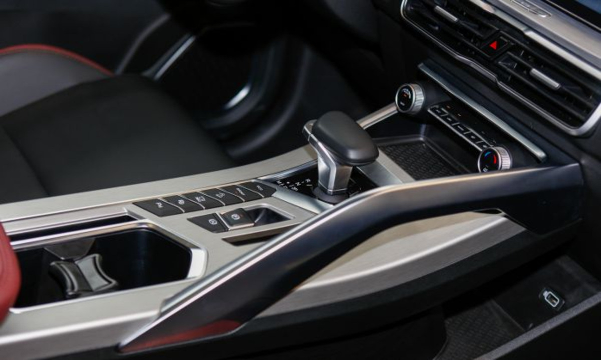 Hướng dẫn cách khởi động xe ô tô số tự động