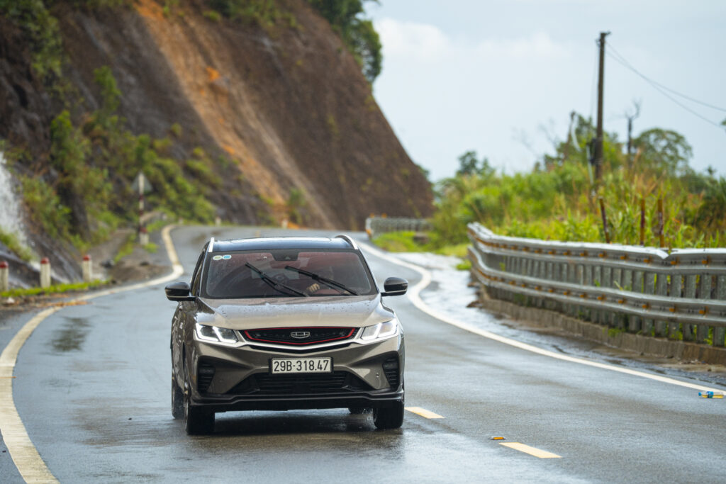 Doan xe tren duong tai Nha Trang 21 Doan xe tren duong tai Nha Trang 21