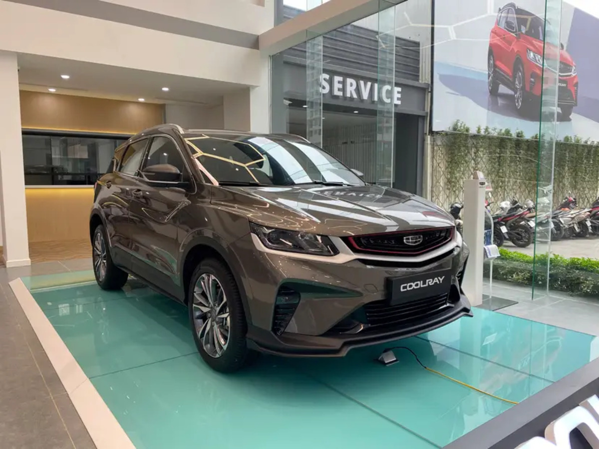 Nữ mệnh tuổi Tân Tỵ 2001 thuộc Mệnh Kim, nên mua xe màu vàng, nâu đất