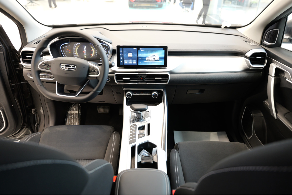 Thay đổi nội thất xe cũng là phương thức hóa giải màu không hợp mệnh được nhiều người lựa chọn