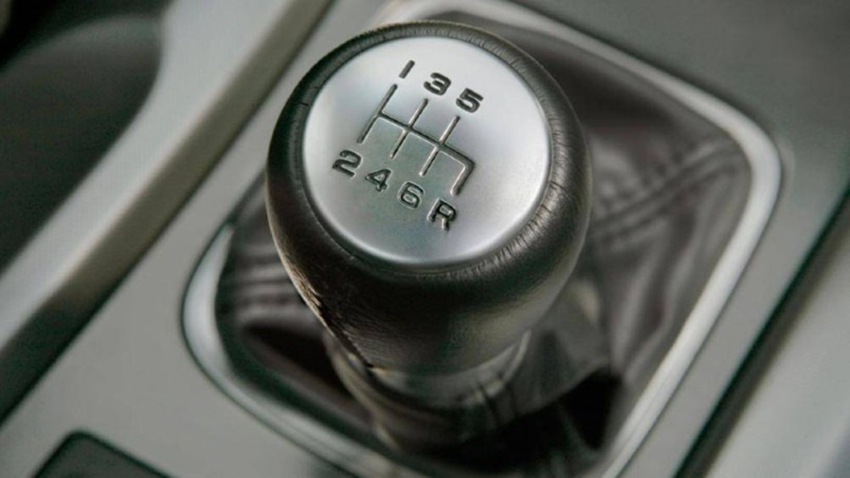 xe mt phu hop voi nguoi di chuyen duong truong nhieu hoac nguoi muon tiet kiem chi phi dau tu va bao duon Xe MT phù hợp với người di chuyển đường trường nhiều, hoặc người muốn tiết kiệm chi phí đầu tư và bảo dưỡng.