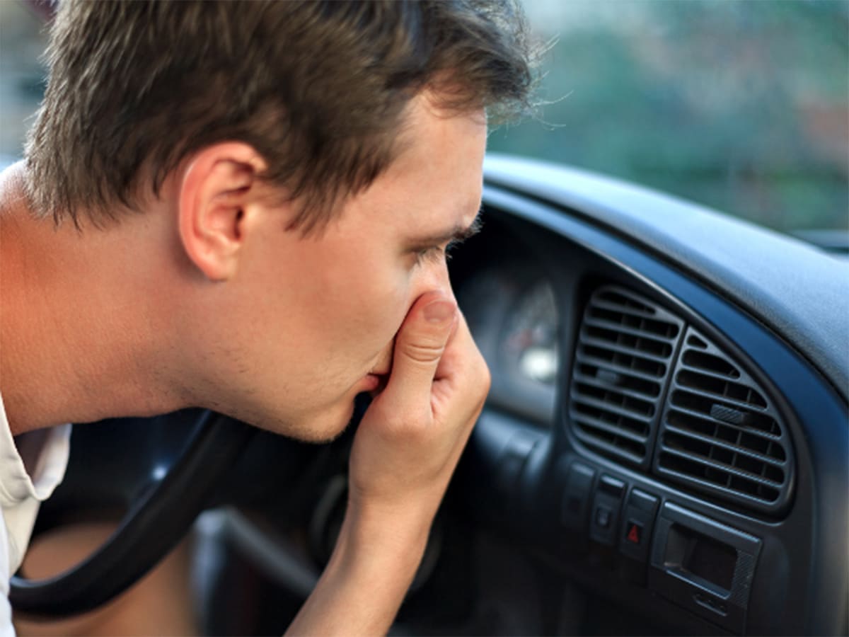 Khử mùi xe hơi mới