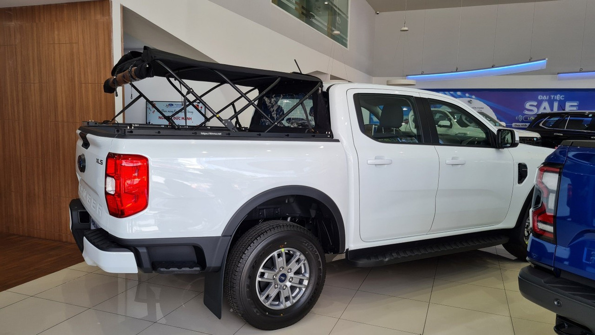 Một số yếu tố ảnh hưởng đến chi phí hoán cải nắp thùng xe bán tải