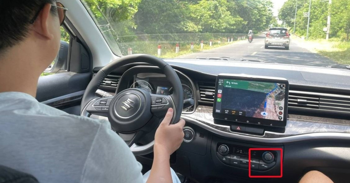 Chế độ lấy gió ngoài giúp cân bằng oxi và loại bỏ mùi khói thuốc, hơi ẩm 