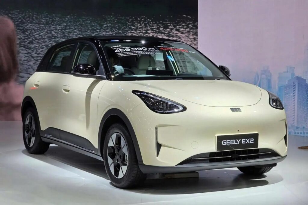 Có nên mua xe ô tô điện vào thời điểm này hay không